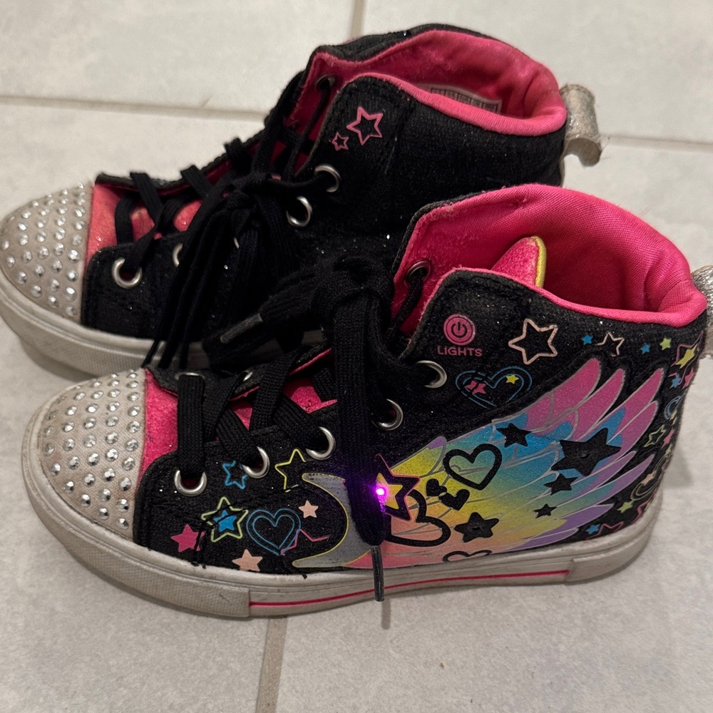 Twinkle Toes Kids Light-Up High-Top Sneakers - Black and Pink